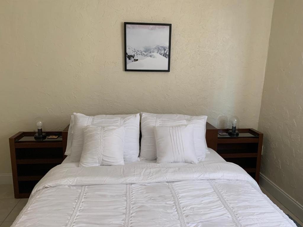 Cozy Private Room, Near The Airport - Free Parking - 01 Miami Exteriör bild